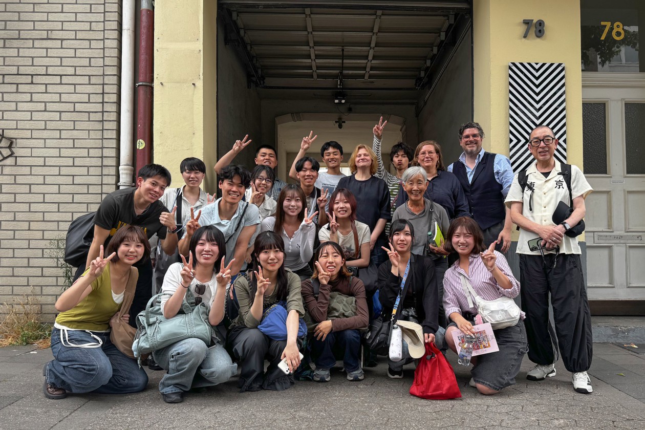 Students from Osaka visiting vista