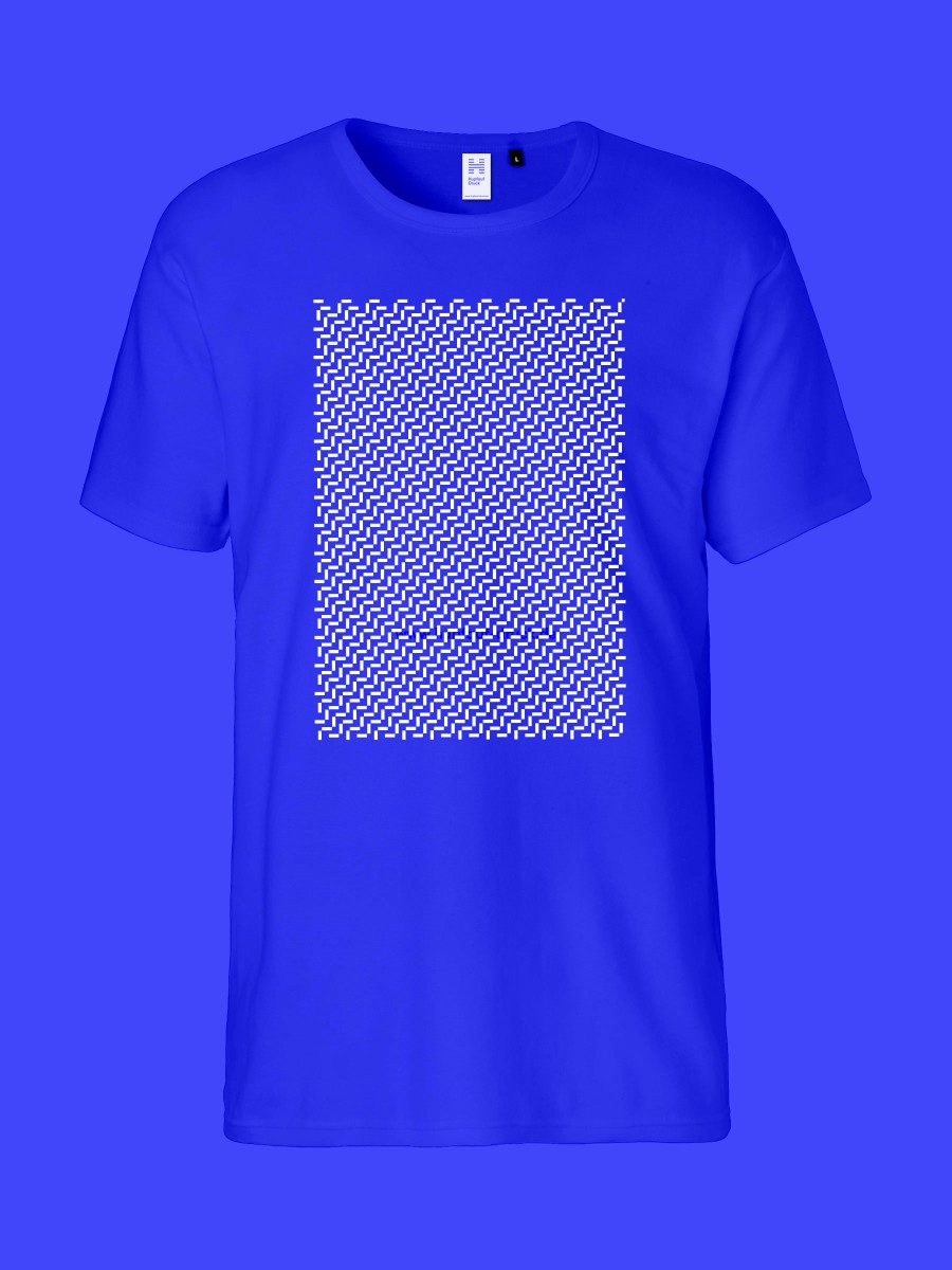 Blaues T-Shirt mit diagonal gemustertem Hupfauf-Muster-Print auf der Brust